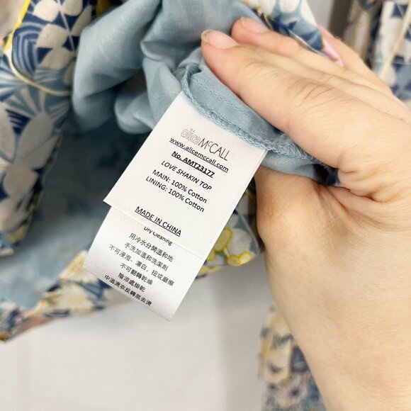 Alice McCall Love Shakin Top Blue Floral Off Shoulder Smocked Peasant Size US 8 - Picture 5 of 7